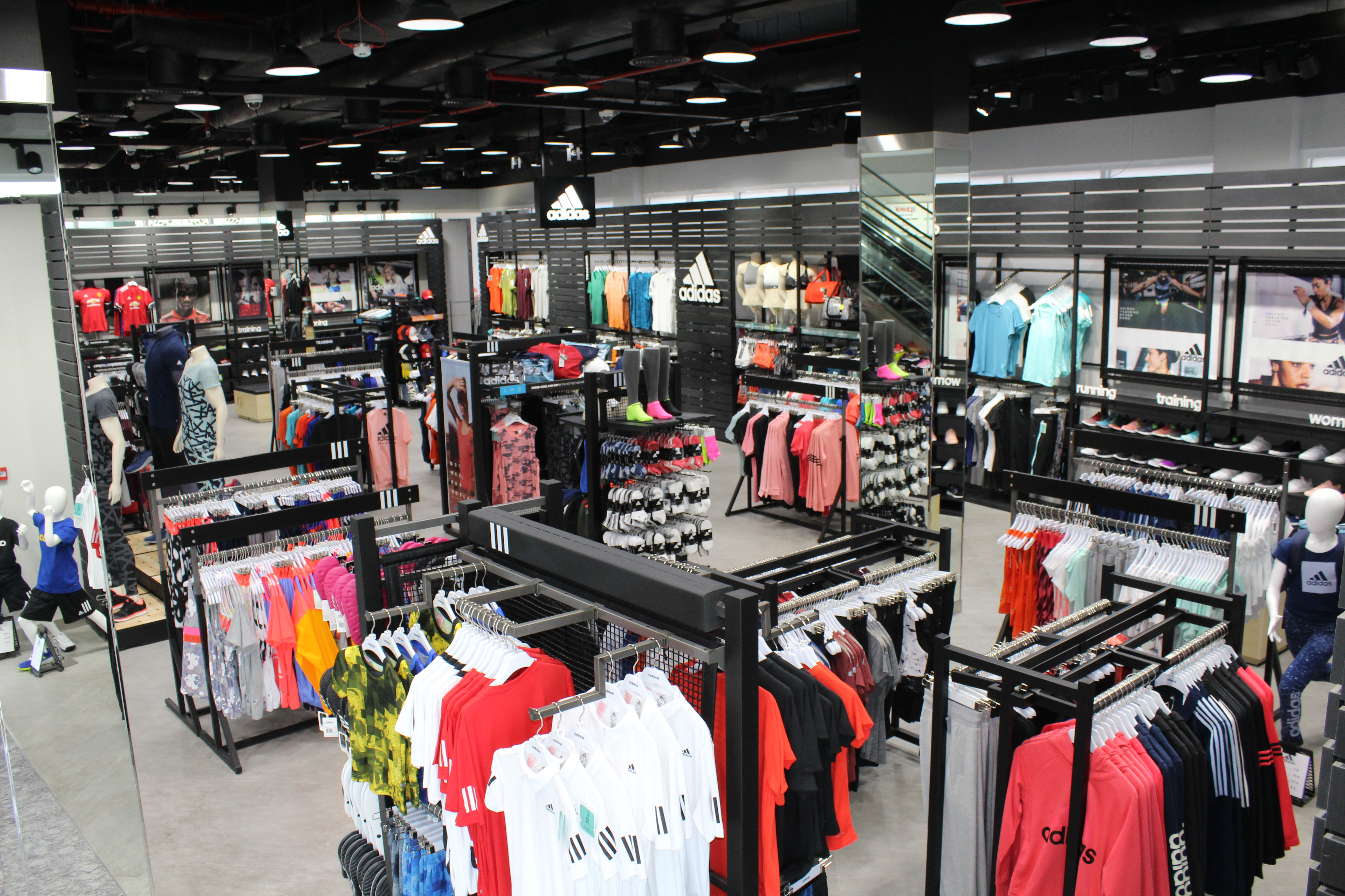 Adidas originals store maxi clearance mall urbano mendoza jobs